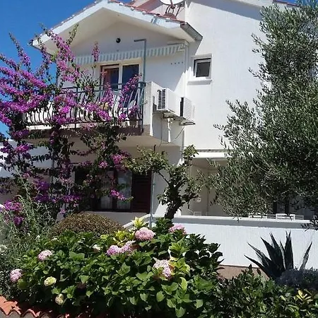 Apartment In With Sea View, Balcony, Air Conditioning, Wifi 612-1
